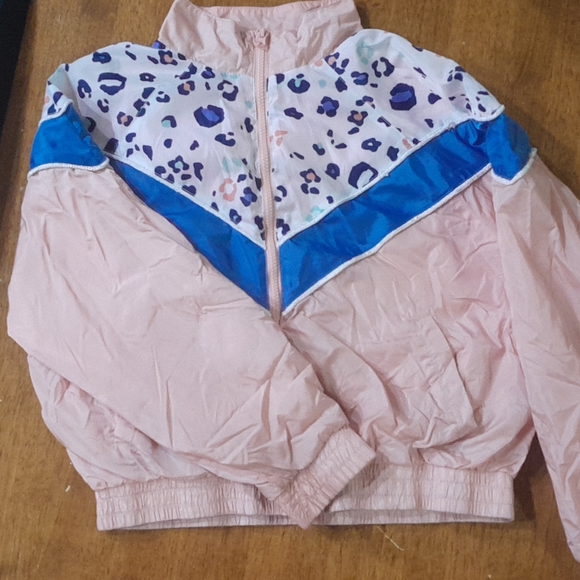Wind breaker - Picture 2 of 4